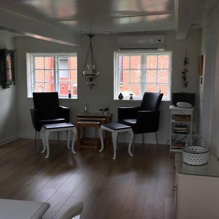 Апартаменты Gammelt Mando Hus Hyggebo Рибе Экстерьер фото